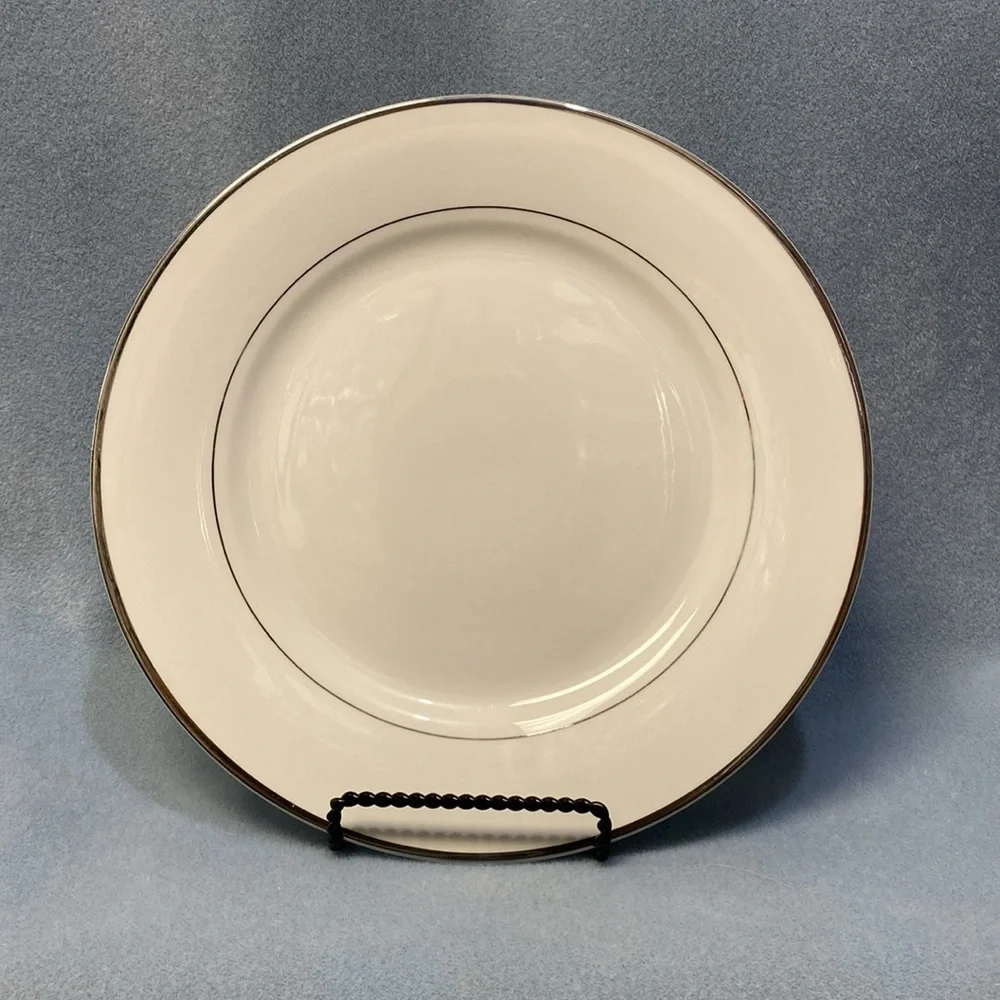 2-Wallace Porcelain and Platinum Dinner Plates 10-5/8 inch (set of two)